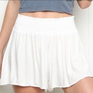 White Flowy Shorts - Brandy Melville